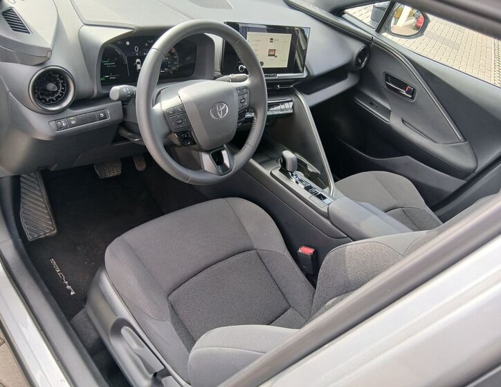 Toyota C-HR SUV / Terénní 1,8 l 72 kw
