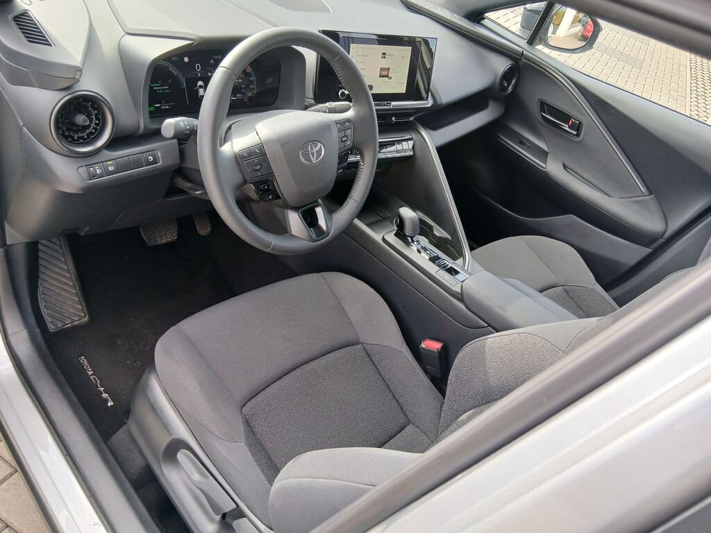 Toyota C-HR SUV / Terénní 1,8 l 72 kw