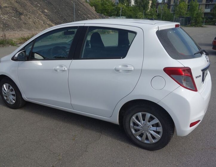 Toyota Yaris 10