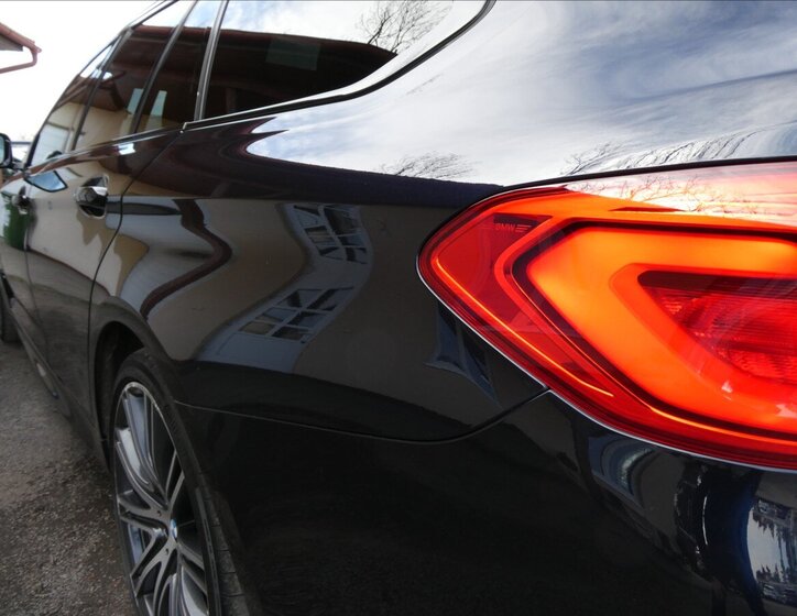 BMW Řada 5 Kombi 3,0 l 235 kw