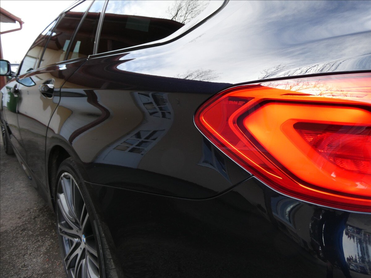 BMW Řada 5 Kombi 3,0 l 235 kw