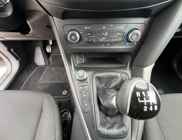 Ford Focus Kombi 999,0 92 kw