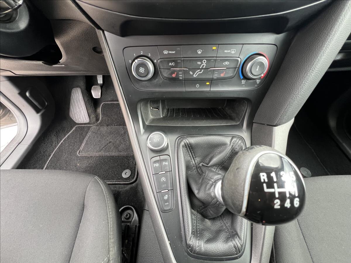 Ford Focus Kombi 999,0 92 kw