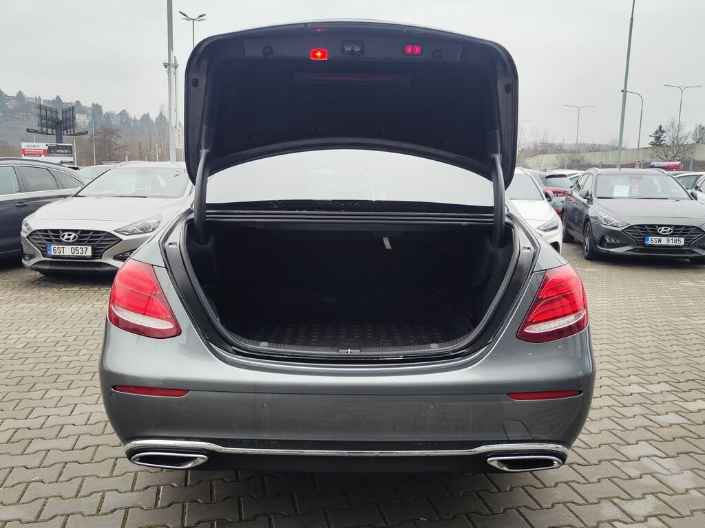 Mercedes-Benz Třídy E Sedan 3,0 l 190 kw