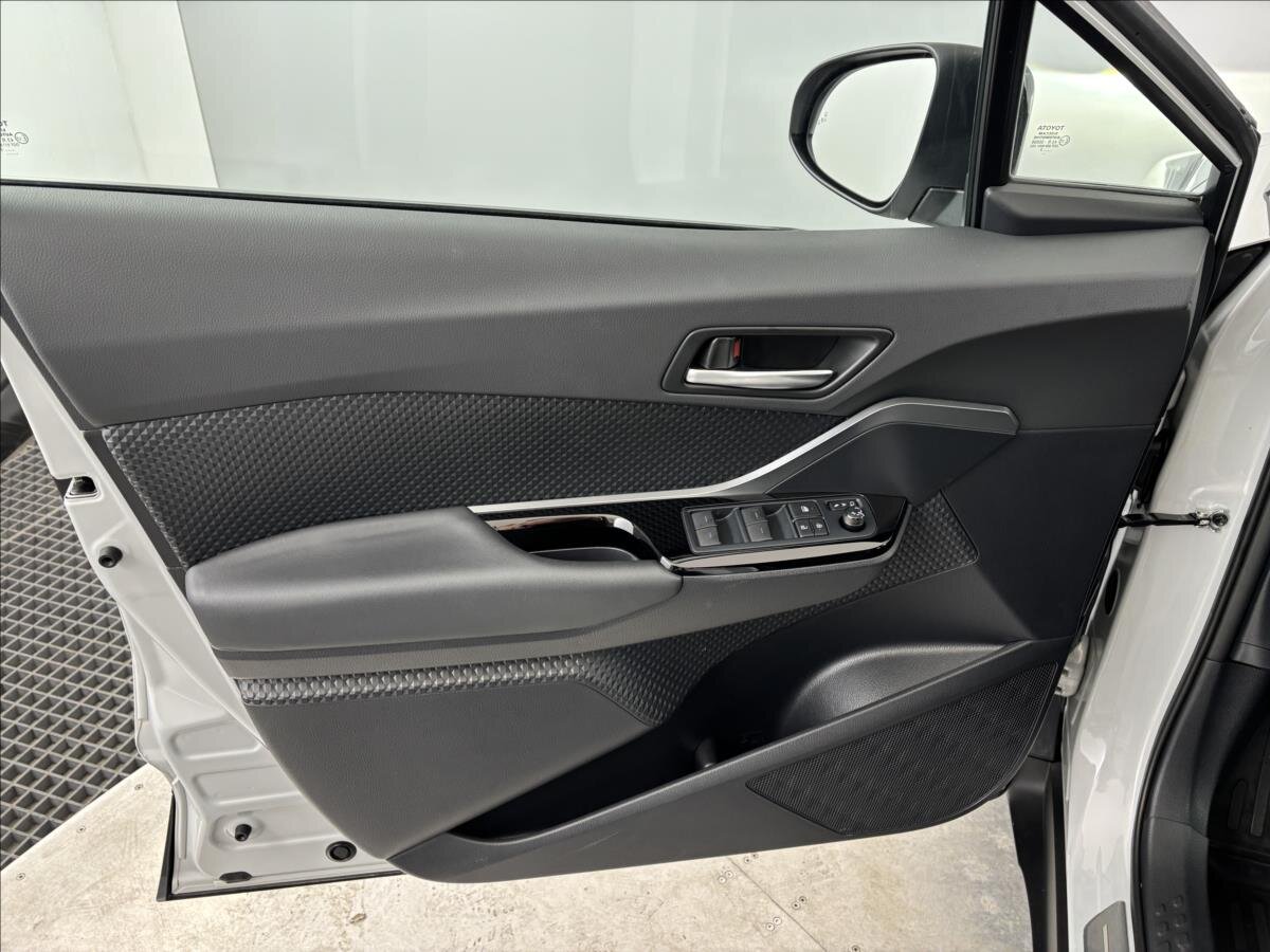 Toyota C-HR SUV 2,0 l 135 kw