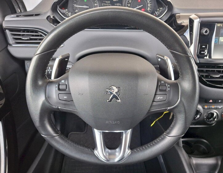 Peugeot 208 Hatchback 1,2 l 60 kw