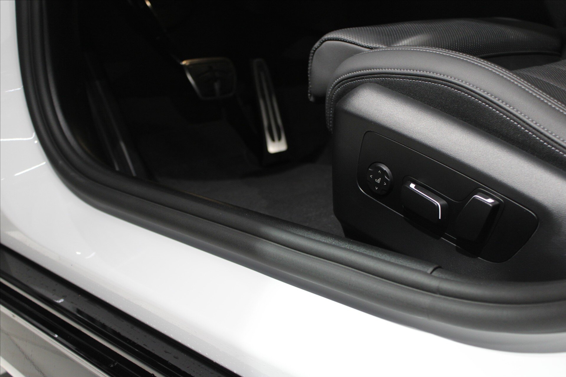 BMW Řada 5 Kombi 3,0 l 210 kw