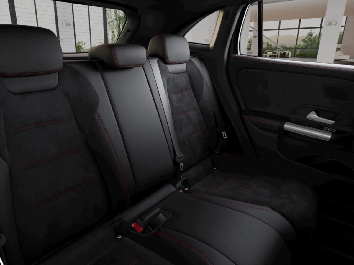 Mercedes-Benz GLA SUV / Terénní 1,3 l 120 kw