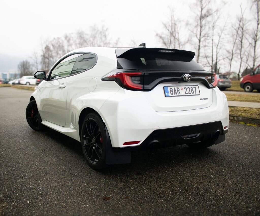 Toyota Yaris Hatchback 1,6 l 192 kw