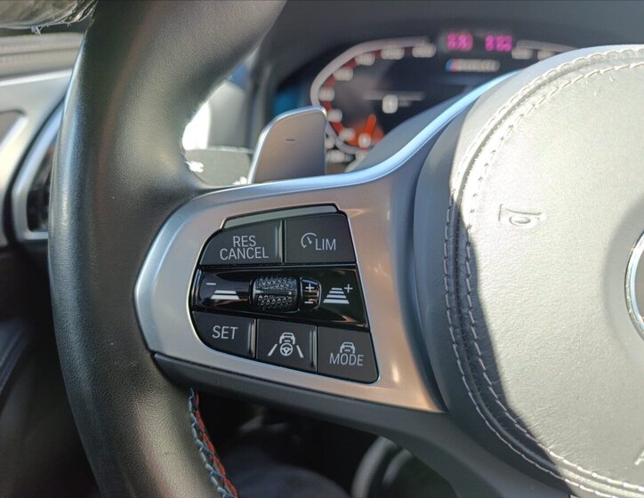 BMW Řada 8 Kupé 4,4 l 390 kw