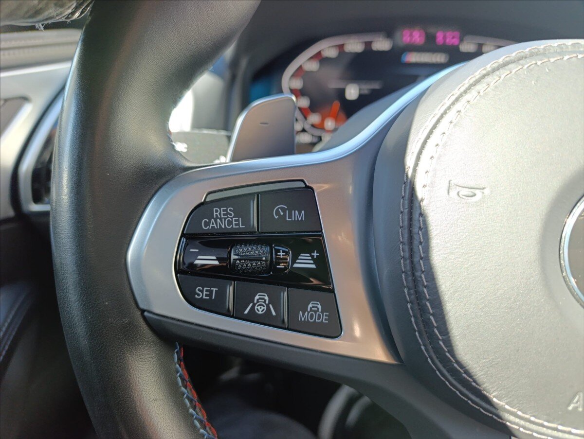 BMW Řada 8 Kupé 4,4 l 390 kw