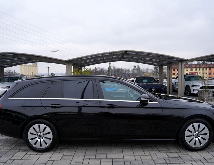 Mercedes-Benz Třídy E Kombi 2,0 l 143 kw