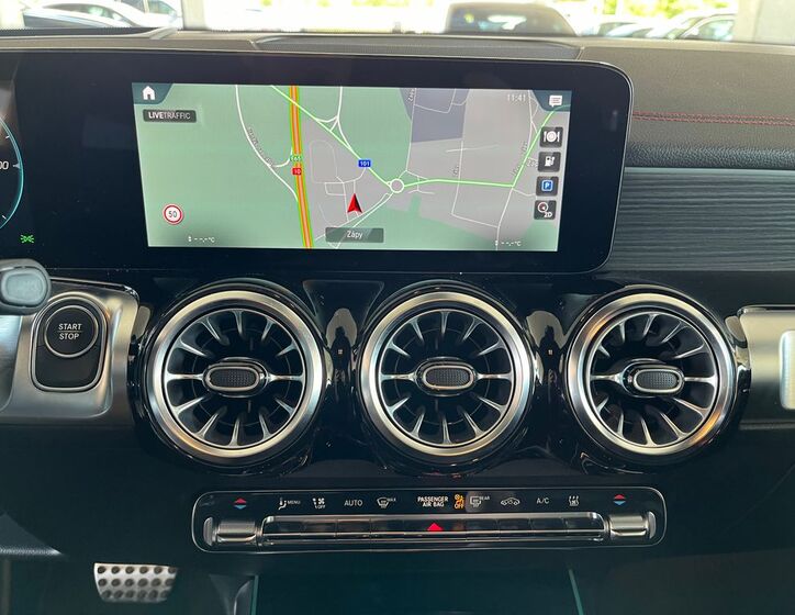 Mercedes-Benz EQB 14