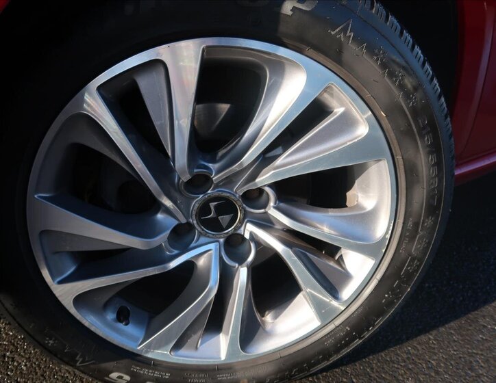 DS Automobiles DS4 Hatchback 1,6 l 88 kw