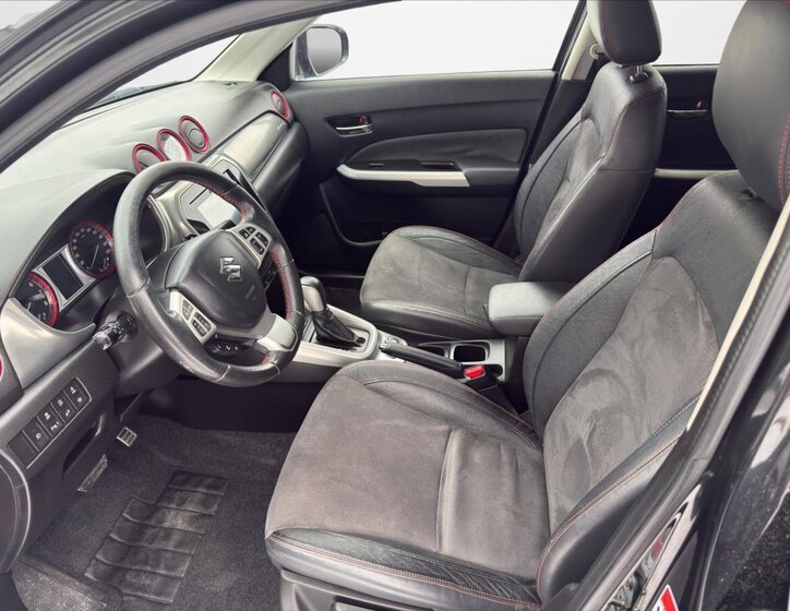 Suzuki Vitara SUV / Terénní 1,4 l 103 kw