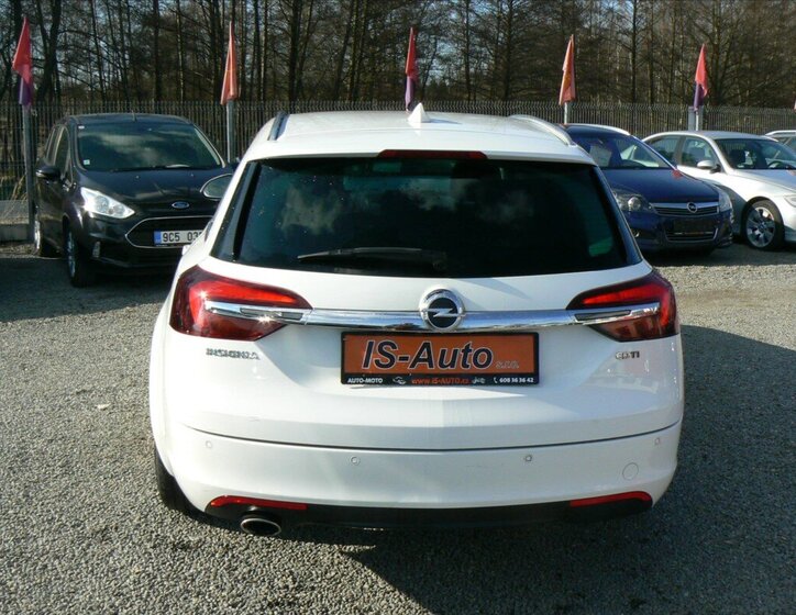 Opel Insignia Kombi 2,0 l 125 kw
