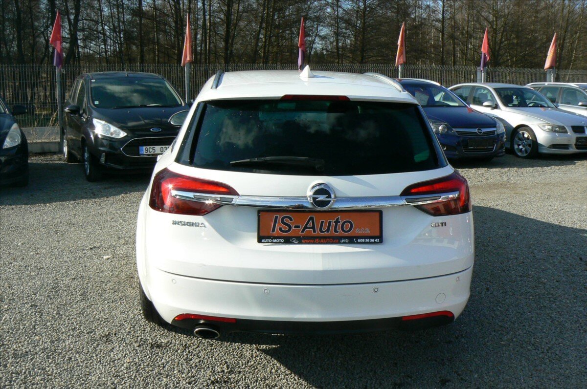 Opel Insignia Kombi 2,0 l 125 kw