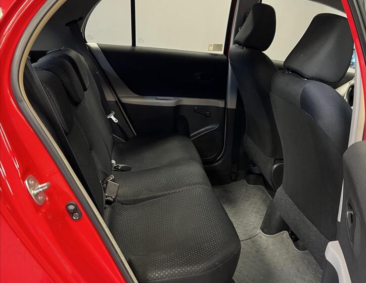Toyota Yaris 10