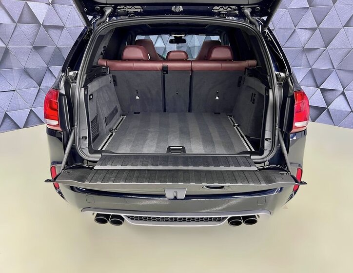 BMW X5 SUV / Terénní 4,4 l 423 kw