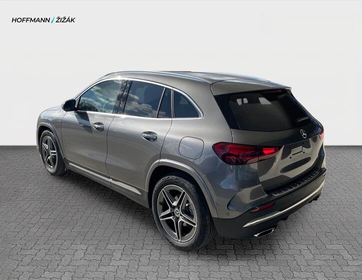 Mercedes-Benz GLA 7