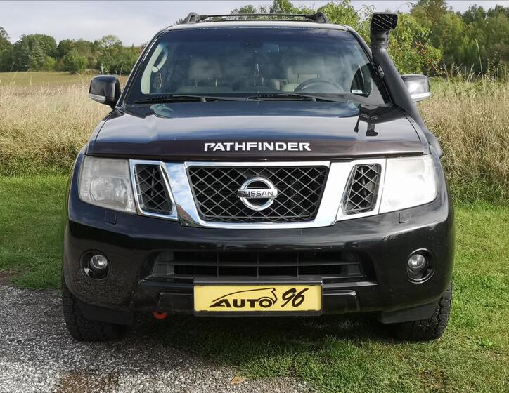 Nissan Pathfinder 24