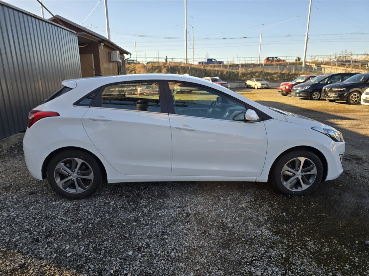 Hyundai i30 Hatchback 1,4 l 66 kw