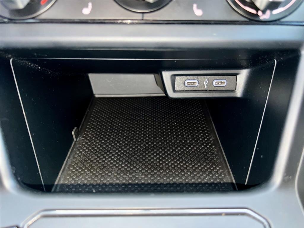 Volkswagen Polo Hatchback 999,0 70 kw