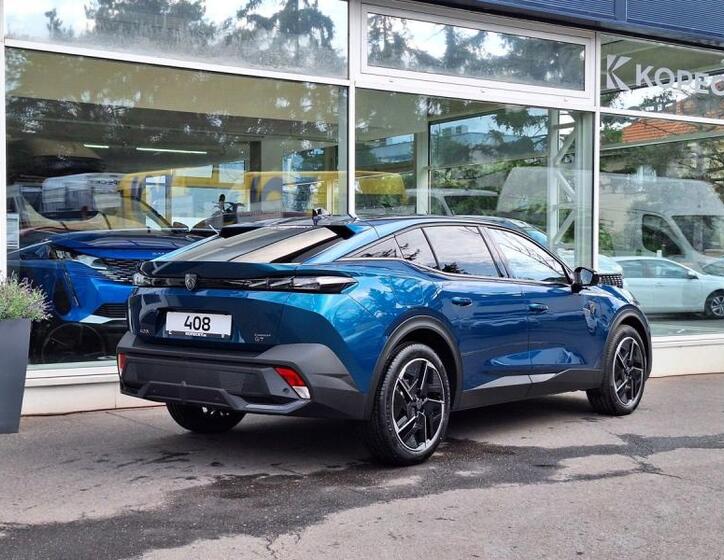 Peugeot 408 8
