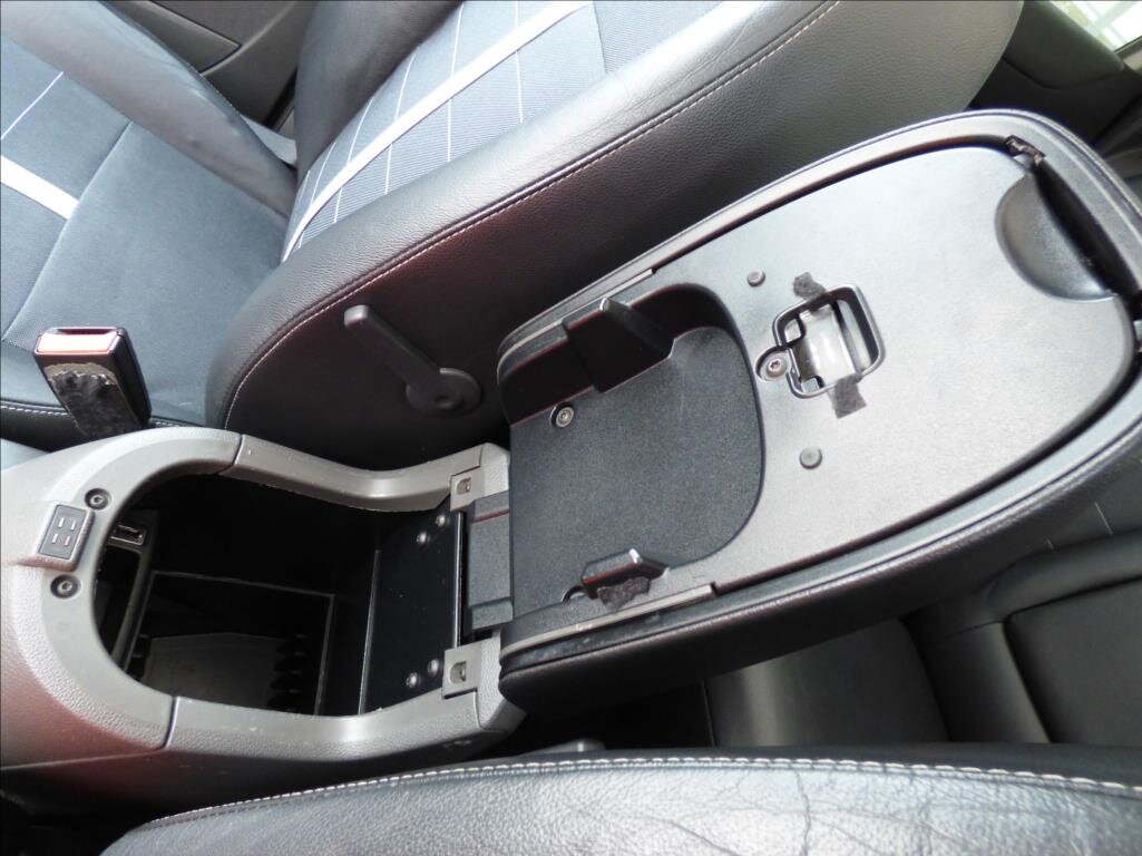 Ford Kuga Kombi 2,0 l 120 kw