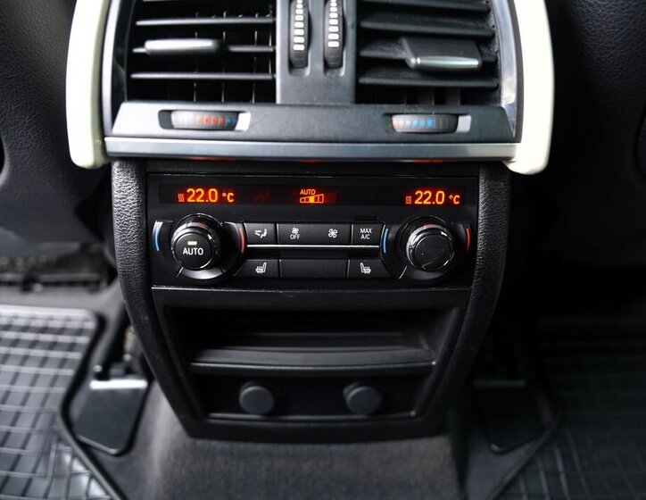 BMW X6 SUV / Terénní 3,0 l 280 kw