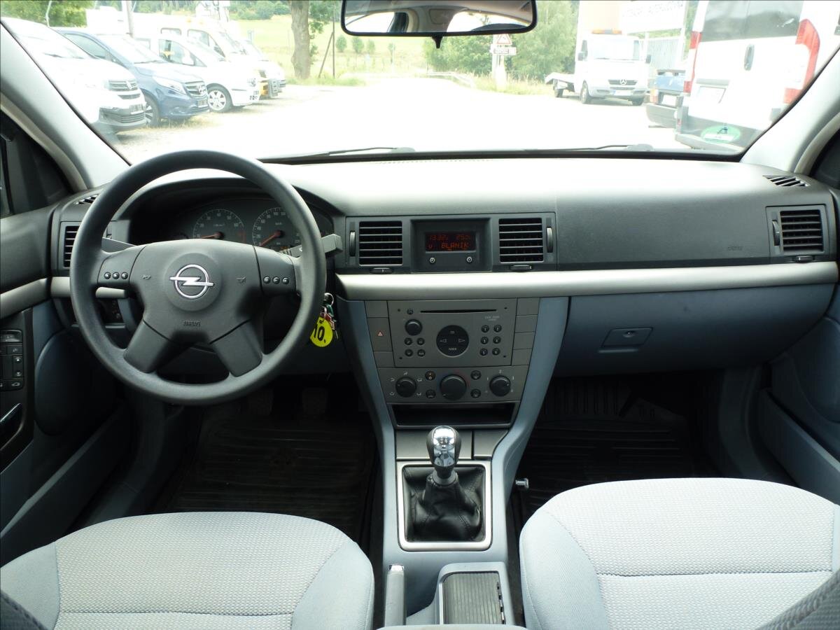 Opel Vectra Sedan / Limuzína 1,8 l 90 kw