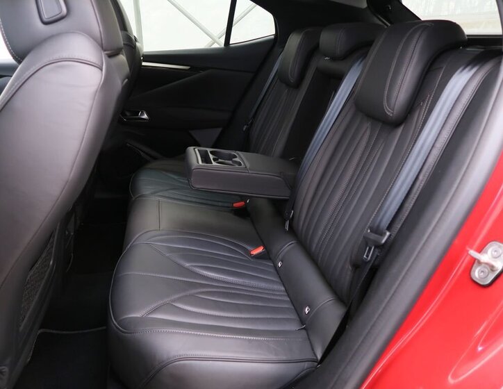 DS Automobiles DS4 Hatchback 1,6 l 132 kw