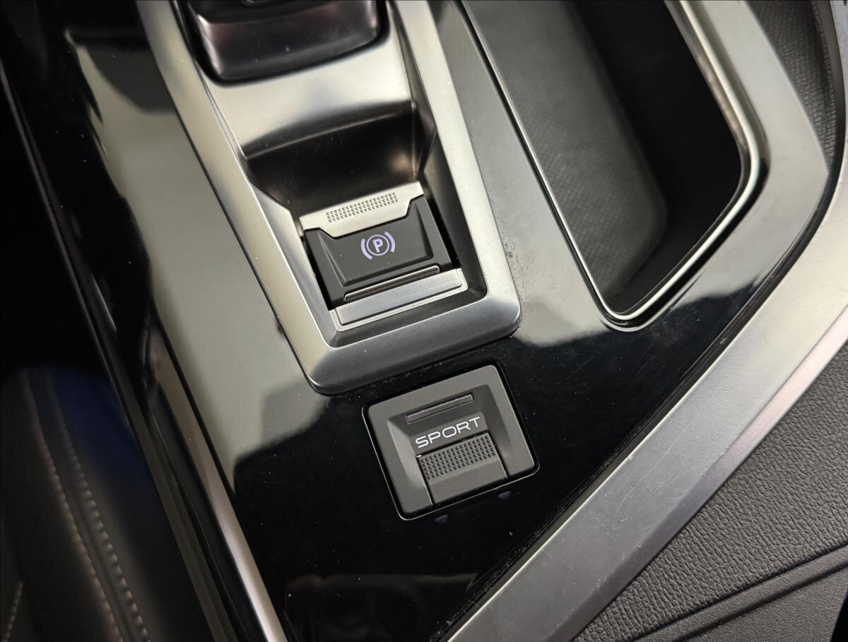 Peugeot 5008 SUV / Terénní 2,0 l 133 kw