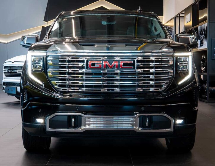 GMC Sierra Pick-up 6,2 l 313 kw