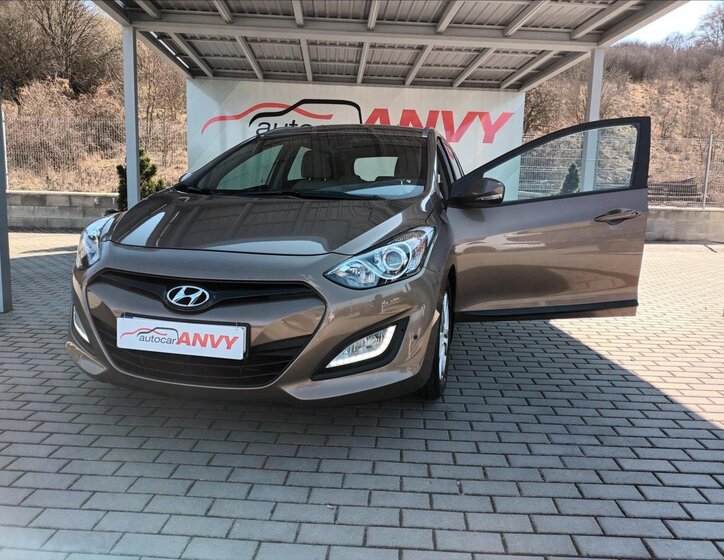 Hyundai i30 Kombi 1,6 l 99 kw