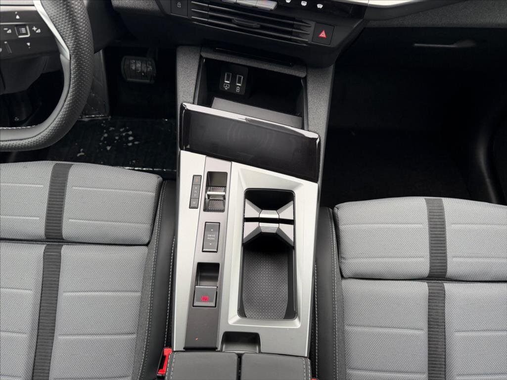 Opel Grandland SUV / Terénní 1,2 l 107 kw