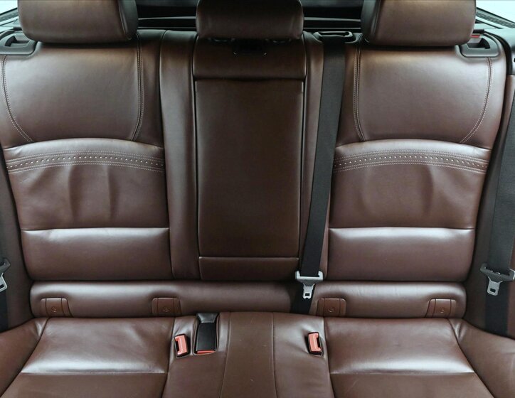 BMW Řada 5 Kombi 3,0 l 190 kw