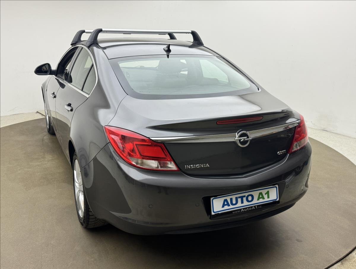 Opel Insignia Sedan / Limuzína 2,0 l 118 kw