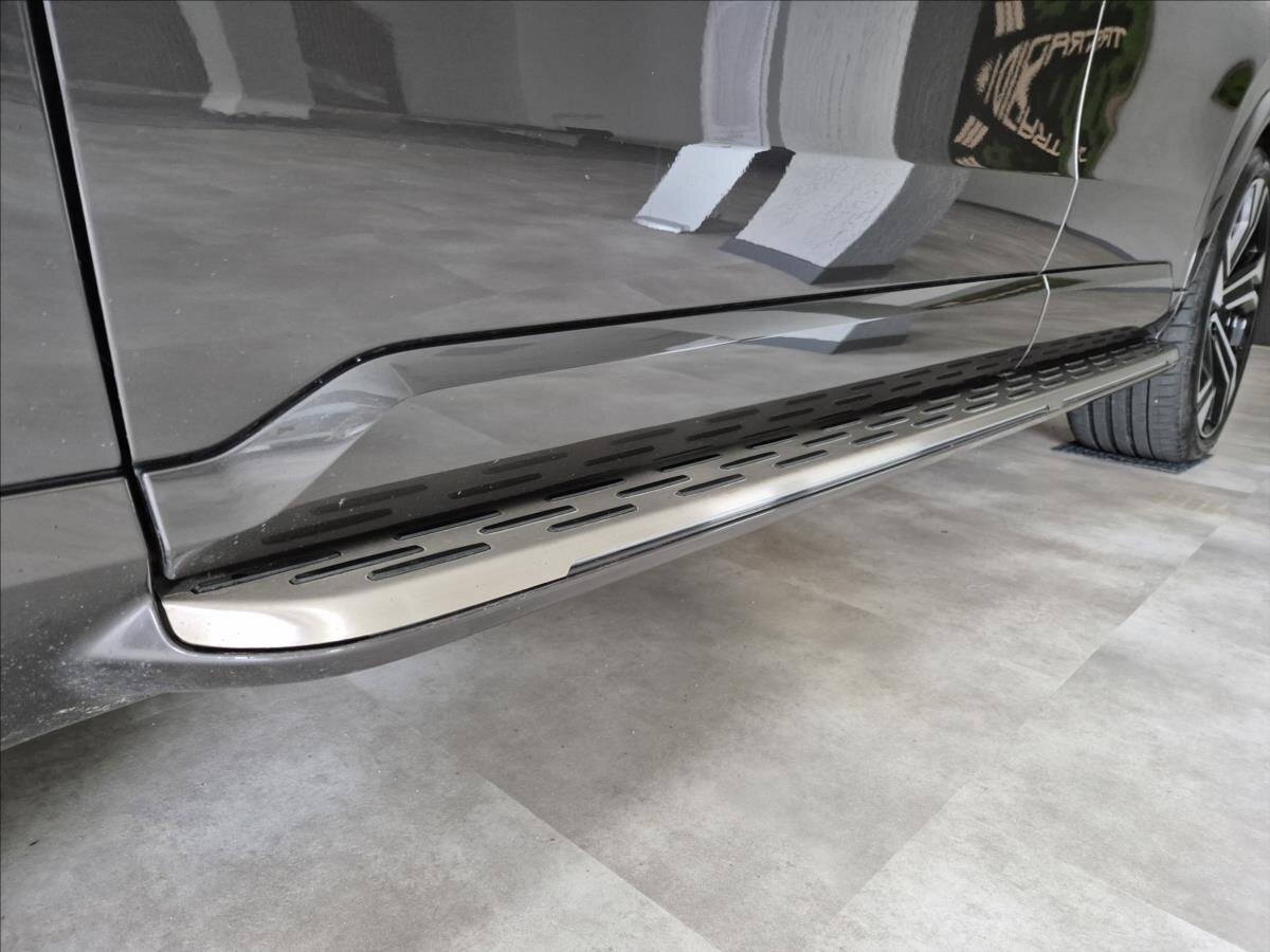 Volvo XC90 SUV / Terénní 2,0 l 180 kw