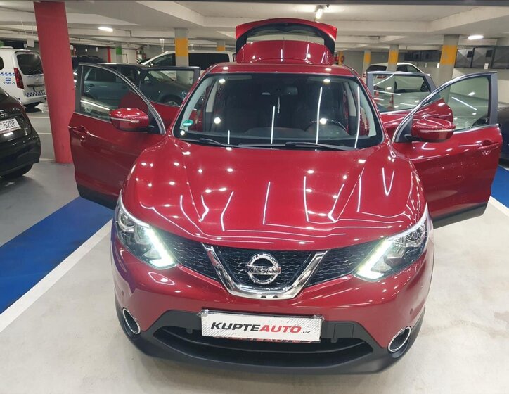 Nissan Qashqai SUV 1,6 l 96 kw