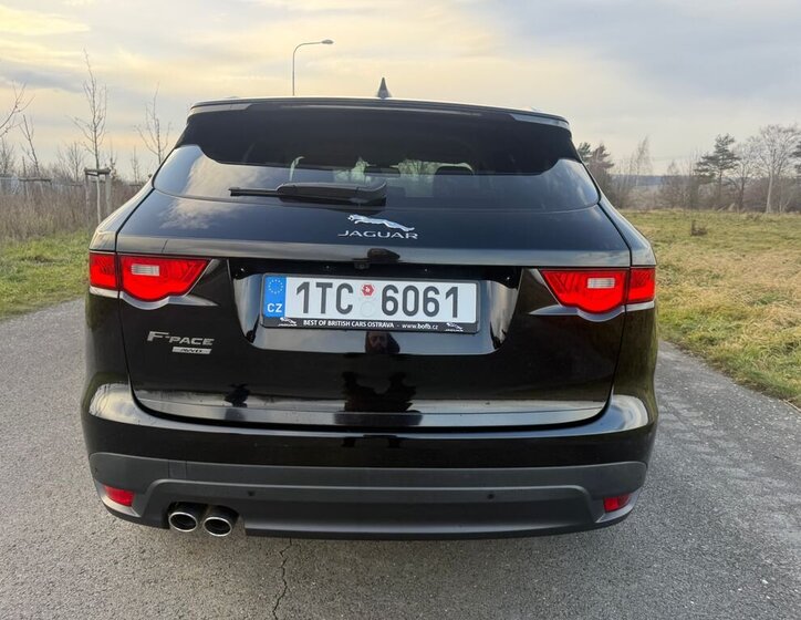 Jaguar F-Pace 4