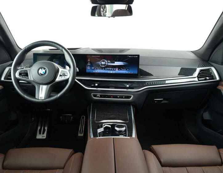 BMW X7 11