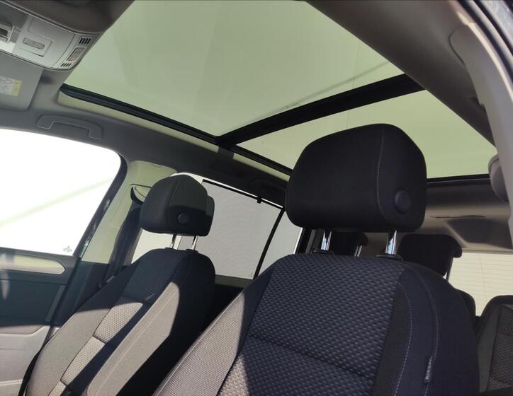 Volkswagen Touran 10