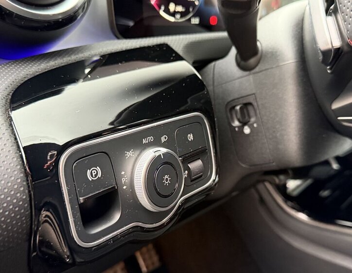 Mercedes-Benz CLA Sedan / Limuzína 2,0 l 110 kw