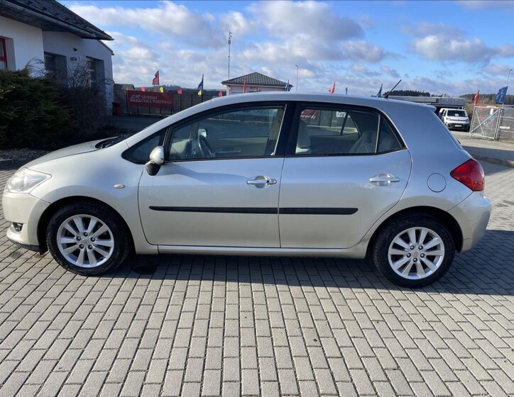 Toyota Auris Hatchback 2,0 l 93 kw