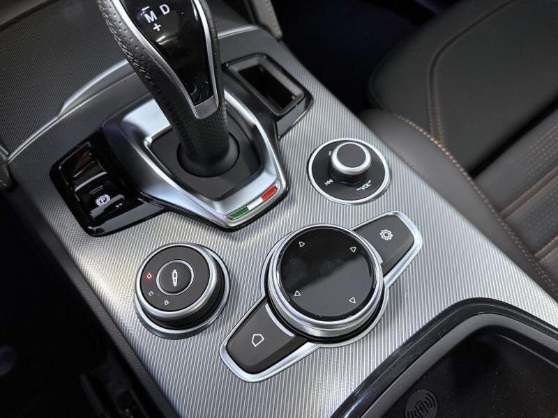 Alfa Romeo Stelvio SUV / Terénní 2,0 l 206 kw