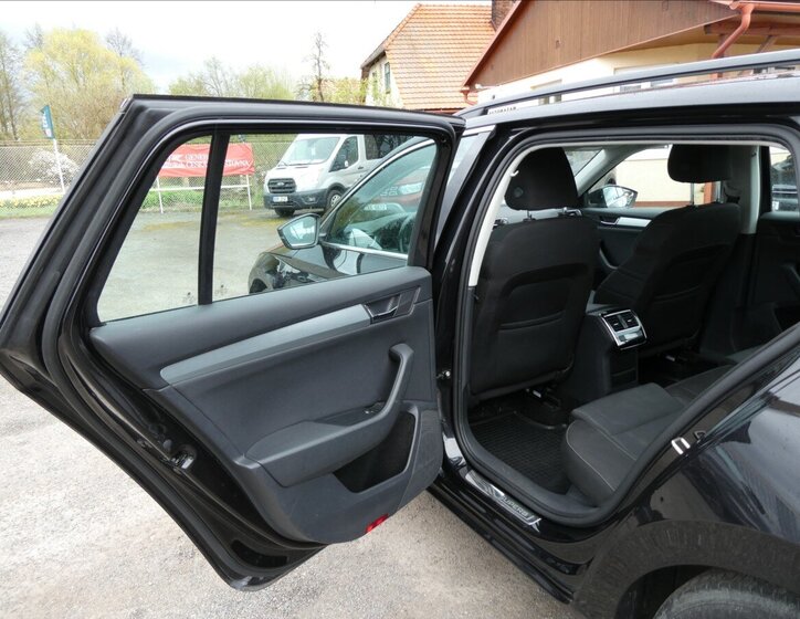 Škoda Superb Kombi 1,6 l 88 kw