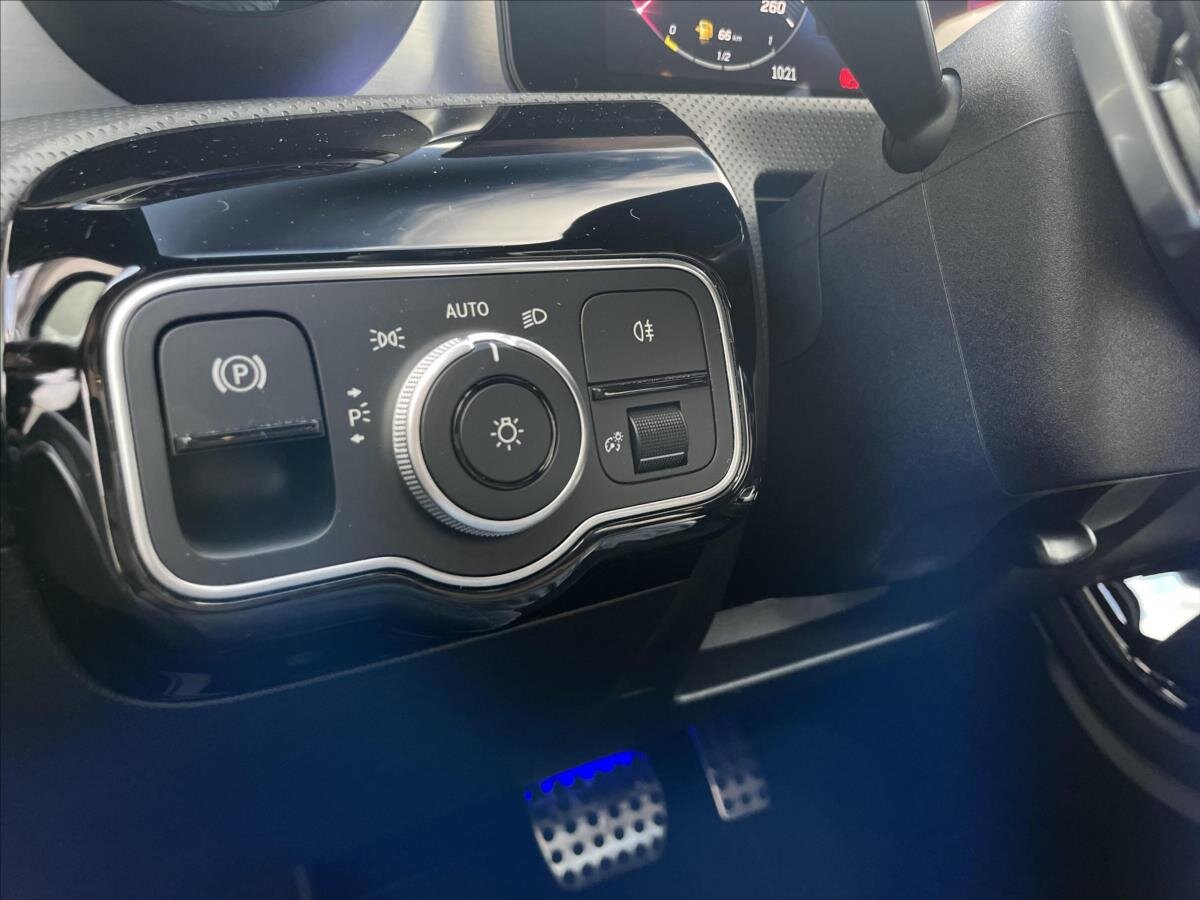 Mercedes-Benz Třídy A Sedan 2,0 l 110 kw