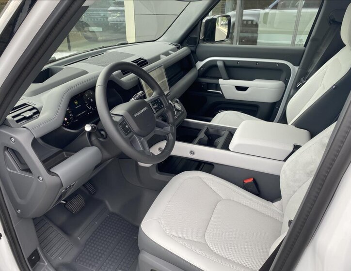 Land Rover Defender SUV 3,0 l 221 kw