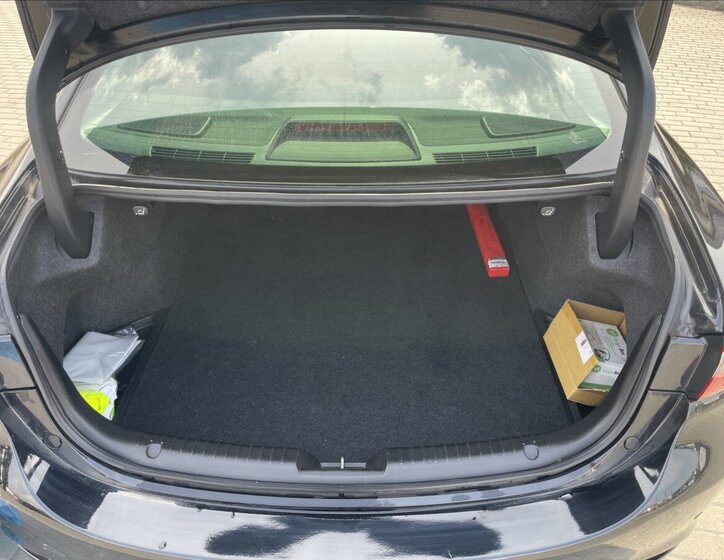 Mazda 6 Sedan / Limuzína 2,0 l 121 kw